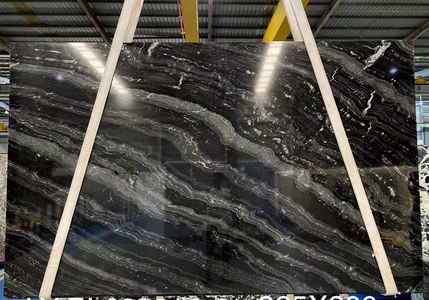 Mezzanotte Quartz